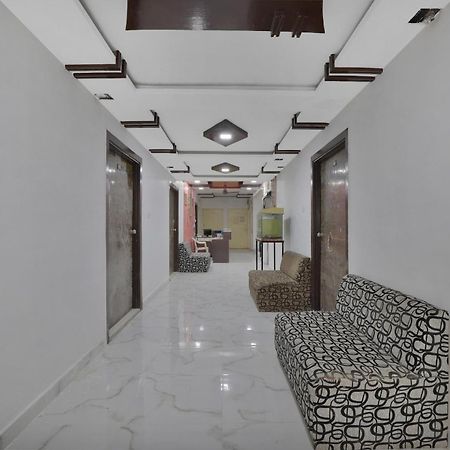 Hotel O Rudra Palace อาเมดาบัด ภายนอก รูปภาพ