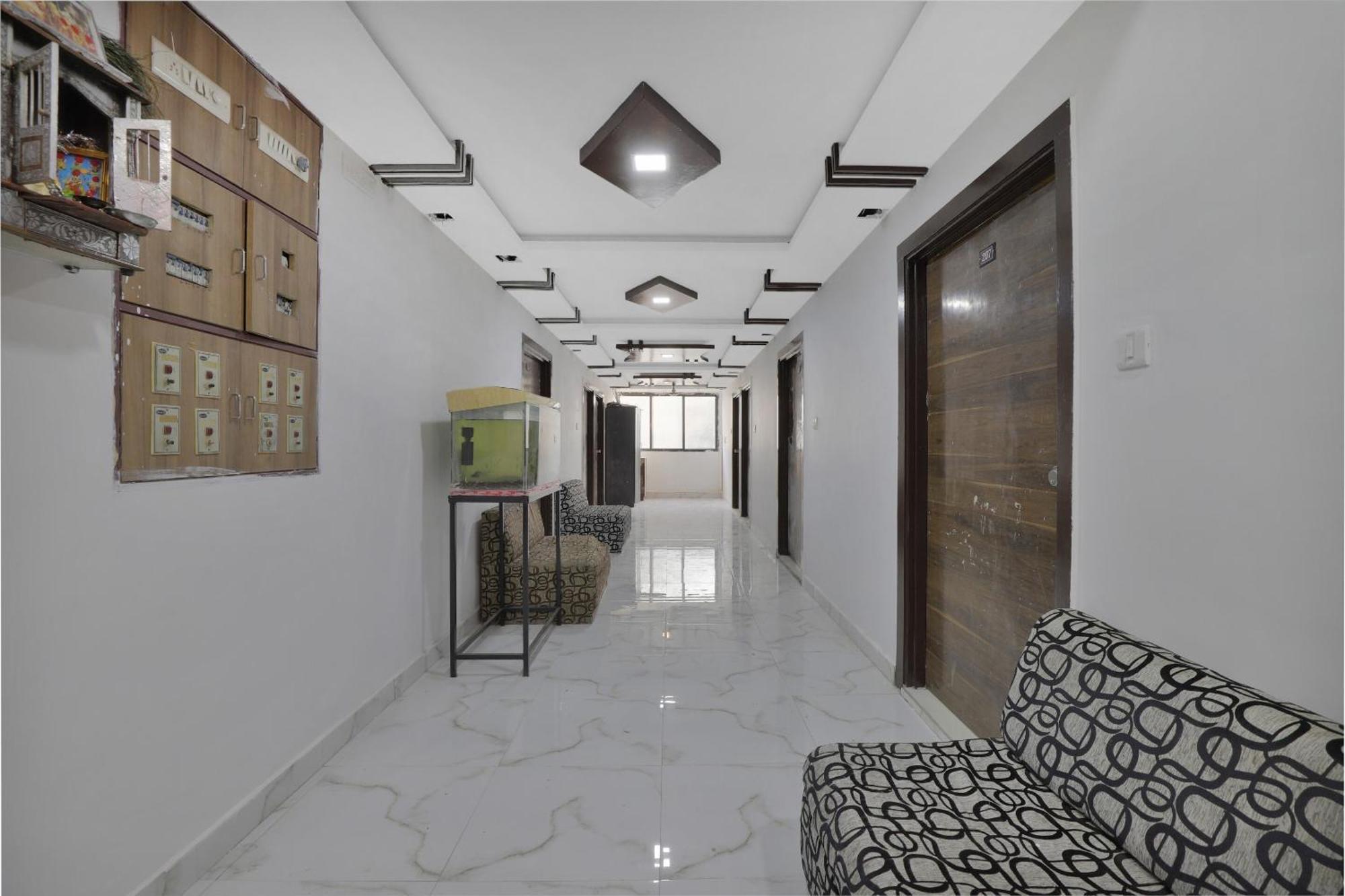 Hotel O Rudra Palace อาเมดาบัด ภายนอก รูปภาพ